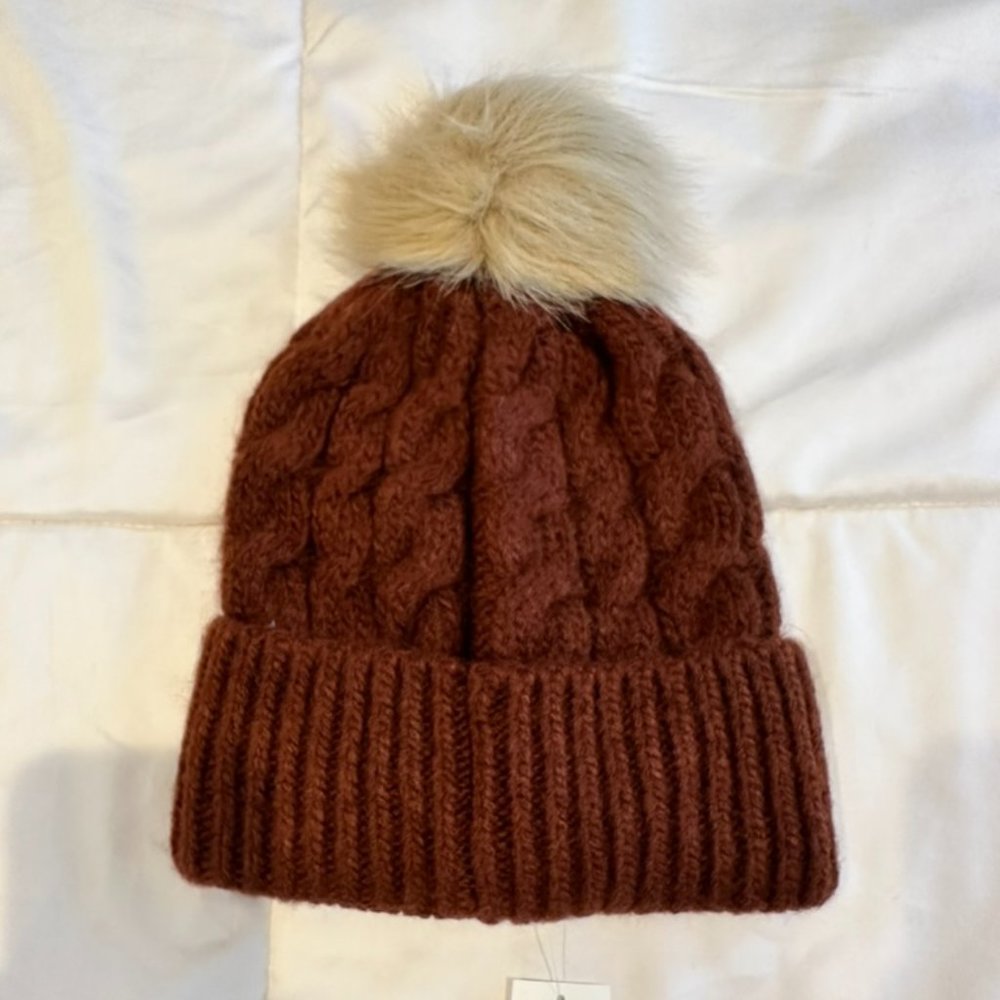NWT Abercrombie & Fitch Pom Knit Hat - Maroon